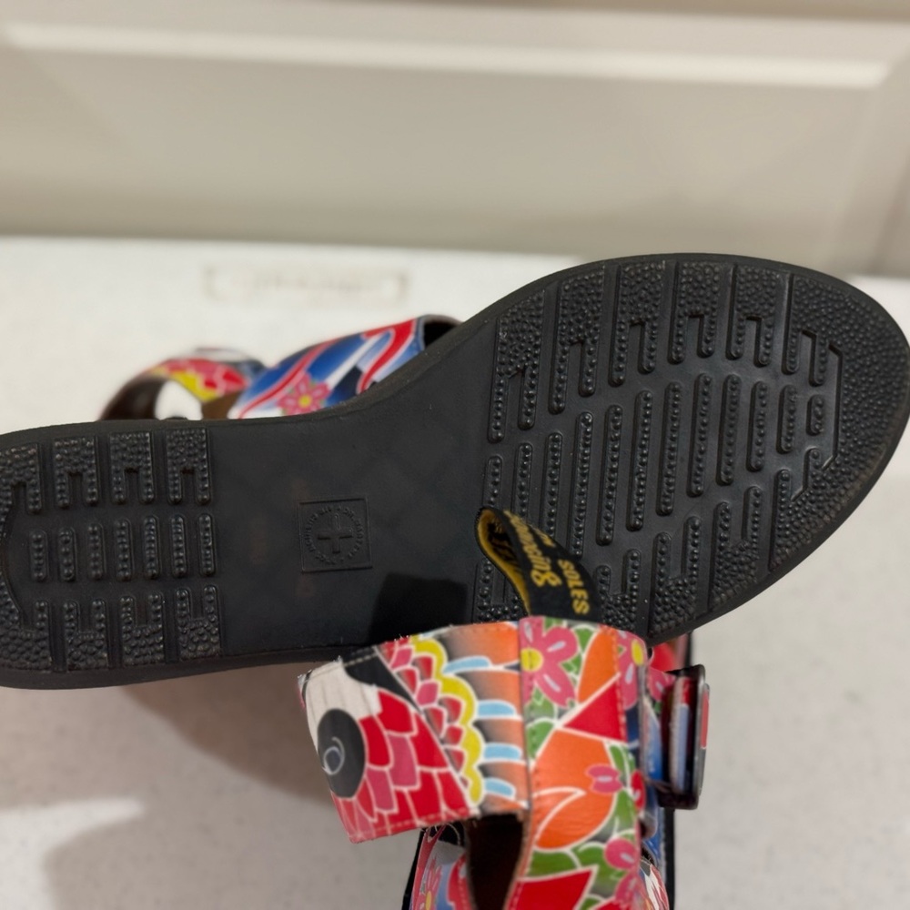 NEW Dr. Martens “ Bessie “ Leather Koi Pond Platform Sandals ~ Size 10 - Picture 15 of 16